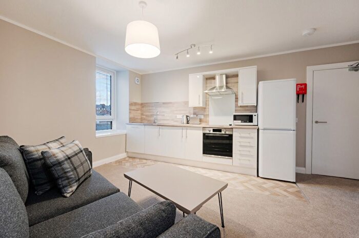 2 Bedroom Flat To Rent In Albert Street, Dundee, DD4