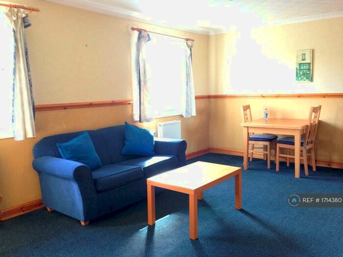 2 Bedroom Flat To Rent In Claverhouse Drive, Edinburgh, EH16