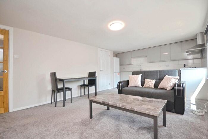 1 Bedroom Apartment To Rent In Erleigh Road, Reading, RG1