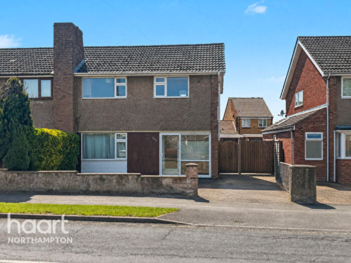 3 Bedroom Semi-Detached House For Sale In Eastern Avenue North, Northampton, NN2