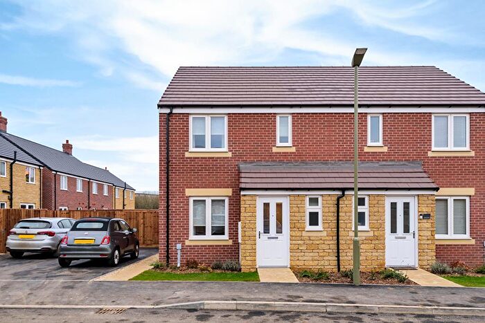 3 Bedroom Semi Detached House To Rent In Olley Crescent, Witney, OX29