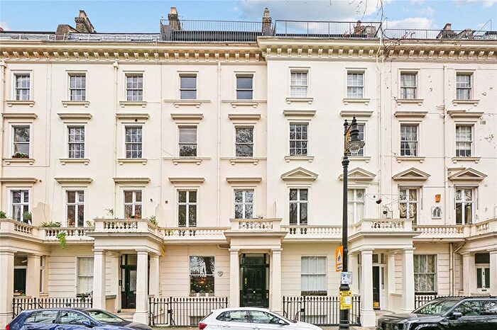 4 Bedroom Maisonette For Sale In St. George's Square, Pimlico, London, SW1V