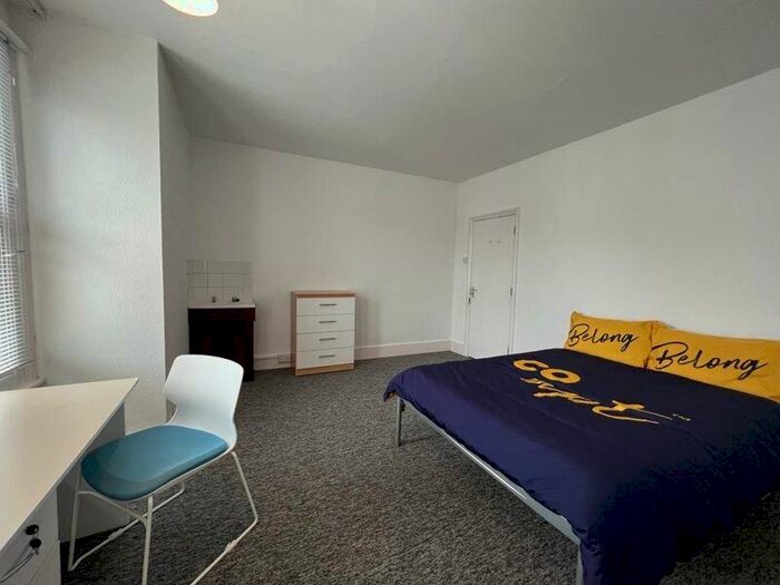 5 Bedroom Terraced House To Rent In Whippingham Road, Brighton, BN2