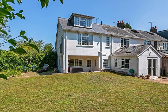 5 Bedroom End Of Terrace House For Sale In Andover Road North, Winchester, SO22