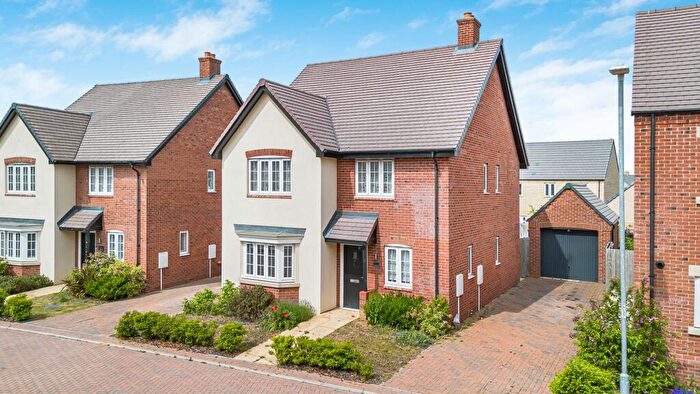 4 Bedroom Detached House For Sale In Woodward Way, Brampton, Cambridgeshire., PE28