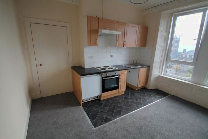 2 Bedroom Flat To Rent In Lyon Street, Dundee DD4