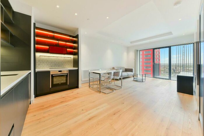 1 Bedroom Apartment To Rent In Modena House, London City Island, London, E14
