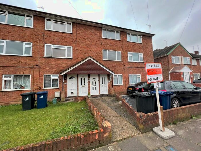 2 Bedroom Flat To Rent In Kingston Close, Northolt, UB5