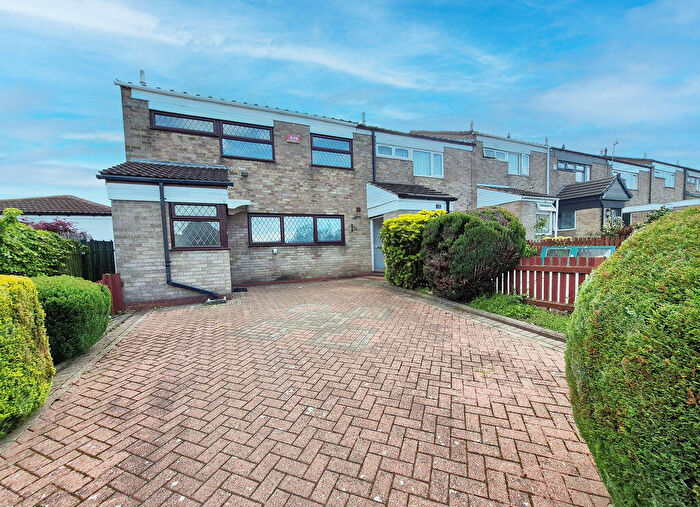 4 Bedroom End Of Terrace House To Rent In Beeston Close, Aston, Birmingham, B6