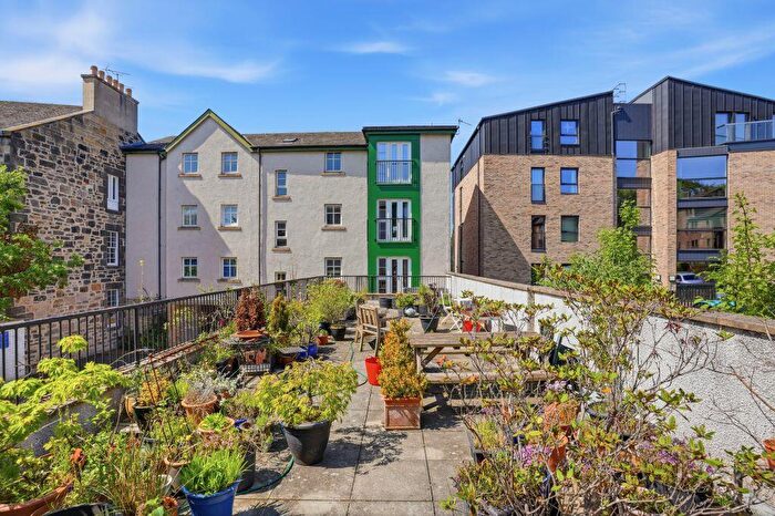 2 Bedroom Flat For Sale In B/ Warriston Road, Edinburgh, EH3