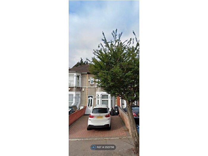 3 Bedroom Terraced House To Rent In Northbrook Road, Ilford, IG1