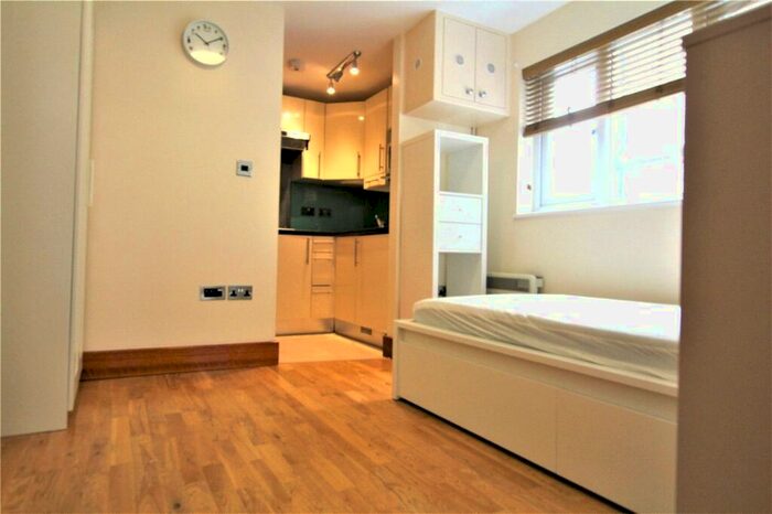 Apartment To Rent In Chatsworth Road, Hackney, London, E5
