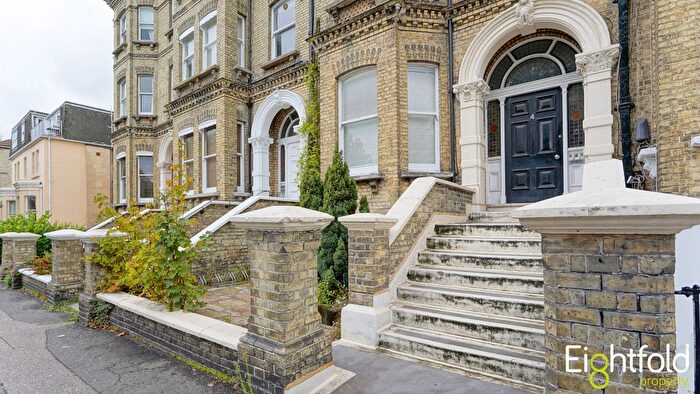 3 Bedroom Flat To Rent In Cromwell Road, Hove, BN3