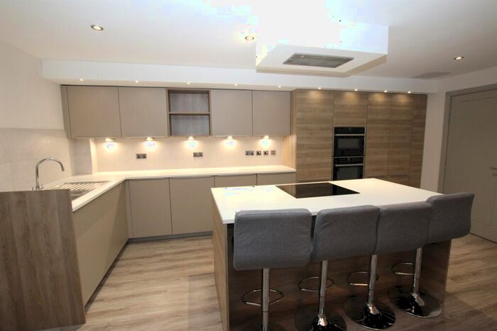 2 Bedroom Apartment To Rent In Park Edge, NG7