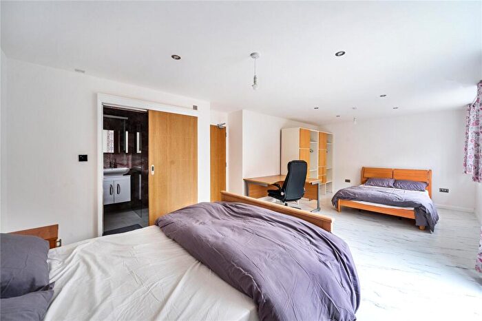 5 Bedroom Detached House To Rent In Aldershot Road, Fleet, Hampshire, GU51
