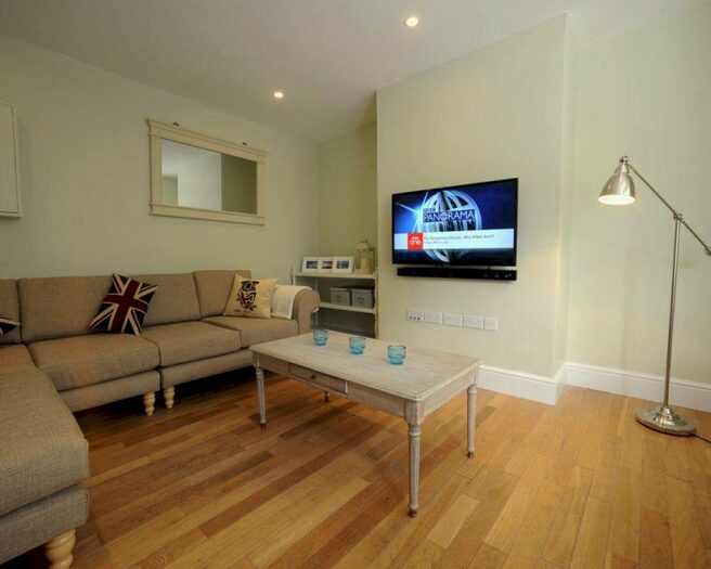 6 Bedroom Terraced House To Rent In Old Tiverton Road, Exeter, EX4