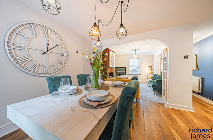 3 Bedroom End Of Terrace House For Sale In Prospect Hill, Old Town, Swindon, SN1