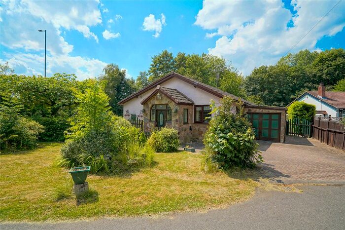 2 Bedroom Bungalow For Sale In Palm Hollow Close, Wickersley, Rotherham, South Yorkshire, S66