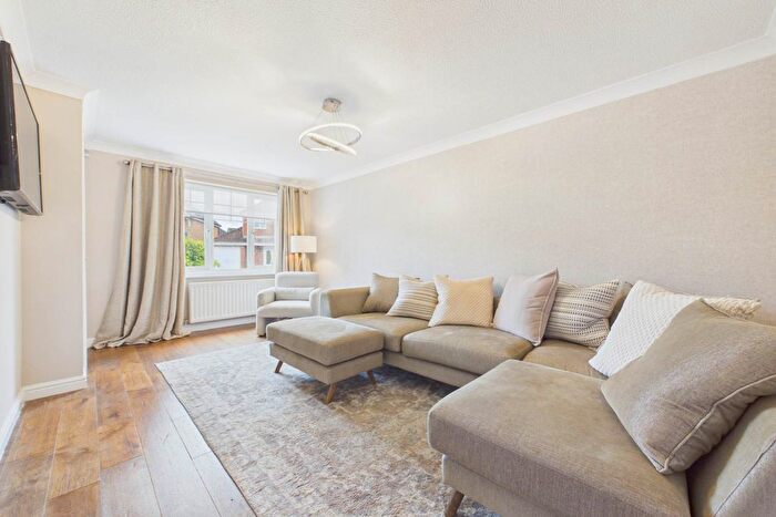 3 Bedroom Detached House For Sale In Drumlanrig Crescent, Gartcosh, Glasgow, G69