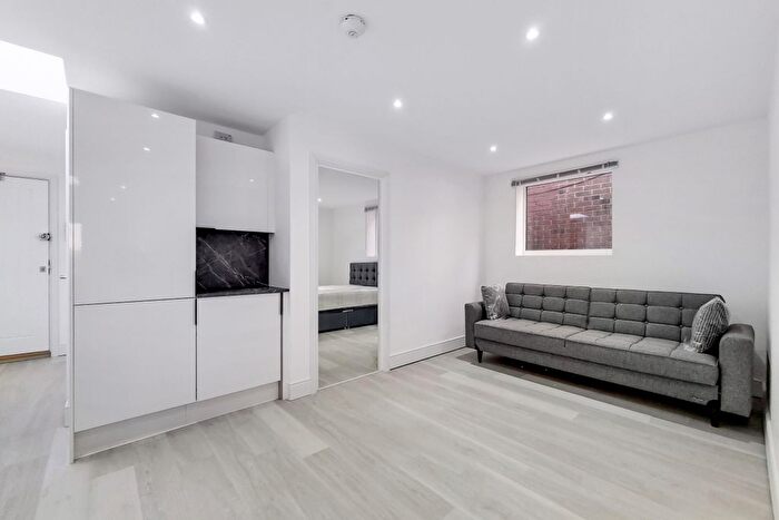 2 Bedroom Flat To Rent In London Road, London, SW16