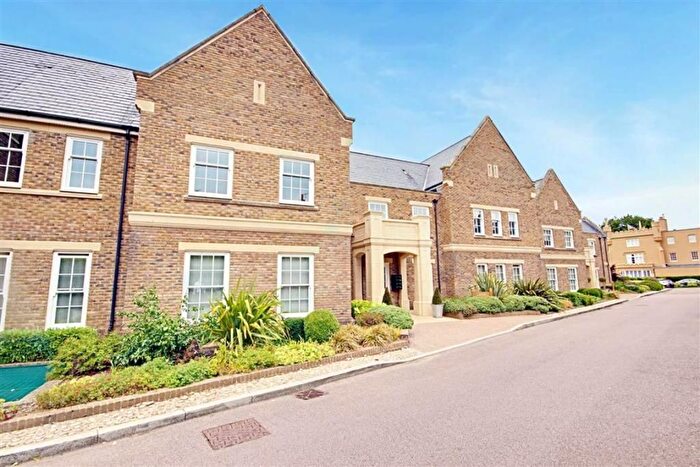 3 Bedroom Flat To Rent In Broadfield Way, Aldenham, Watford, WD25