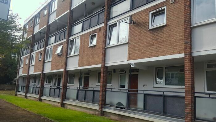 5 Bedroom Flat To Rent In Lytton Grove, London, SW15