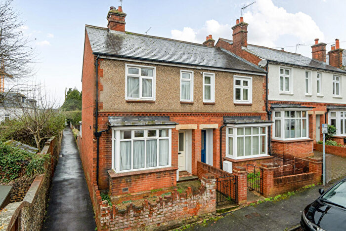 3 Bedroom End Of Terrace House For Sale In Sumner Road, Farnham, GU9