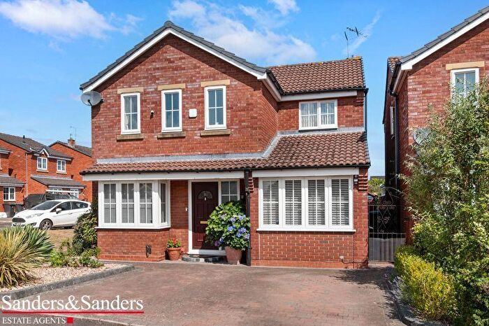 4 Bedroom Detached House For Sale In Allwoods Close, Alcester, B49