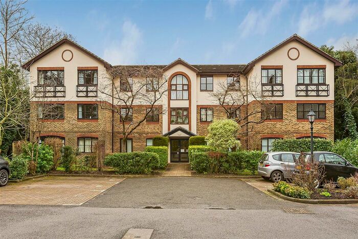 2 Bedroom Flat To Rent In Heathview Court, Parkside, Wimbledon, SW19