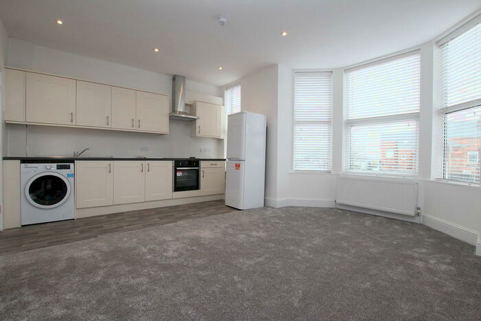 2 Bedroom Apartment To Rent In Radcliffe Road, West Bridgford, NG2