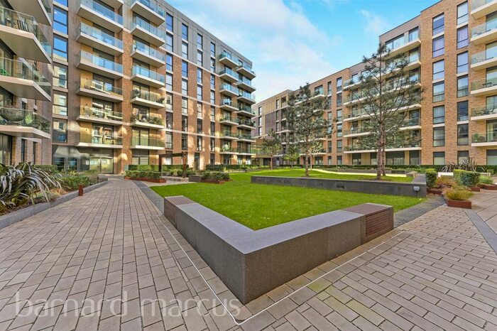 2 Bedroom Flat To Rent In Queenshurst Square, Kingston Upon Thames, KT2