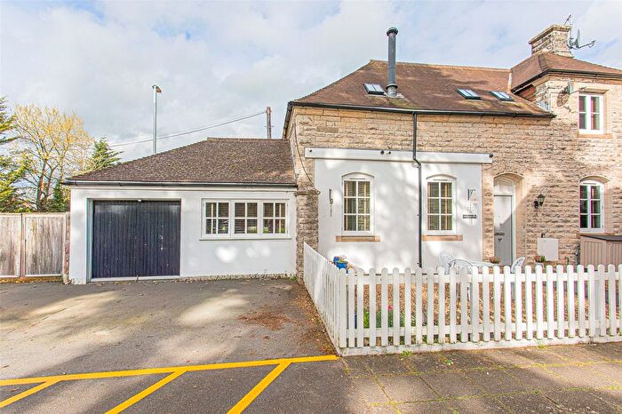 3 Bedroom Semi Detached House For Sale In Bartletts Elm, Langport, Somerset, TA10