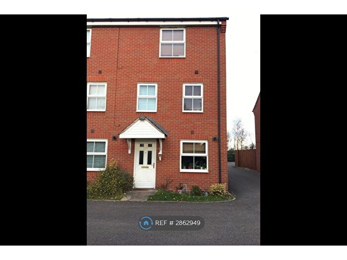 4 Bedroom End Terrace House To Rent In Hillmorton Road, Rugby, CV22