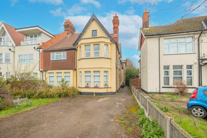 1 Bedroom Flat To Rent In Imperial Avenue, Westcliff-on-sea, SS0