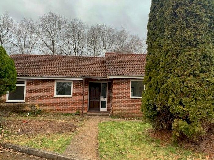 Detached Bungalow To Rent In Long Down, Herne Farm, Petersfield, GU31