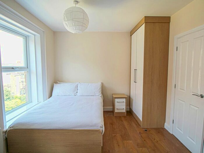 Studio To Rent In East Parade, Harrogate, HG1