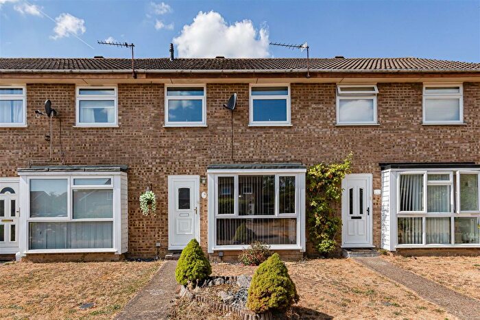 3 Bedroom Terraced House For Sale In Villiers Crescent, St. Albans, AL4