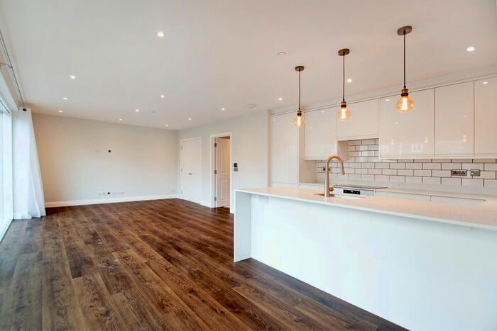 3 Bedroom Maisonette To Rent In Robinson Road, Tooting, London, SW17