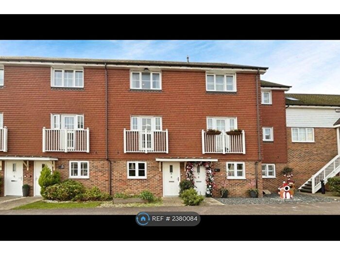 4 Bedroom Terraced House To Rent In Hambrook Road, Snodland, ME6
