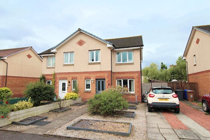 3 Bedroom Semi-Detached House For Sale In Lundholm Road, Stevenston, KA20