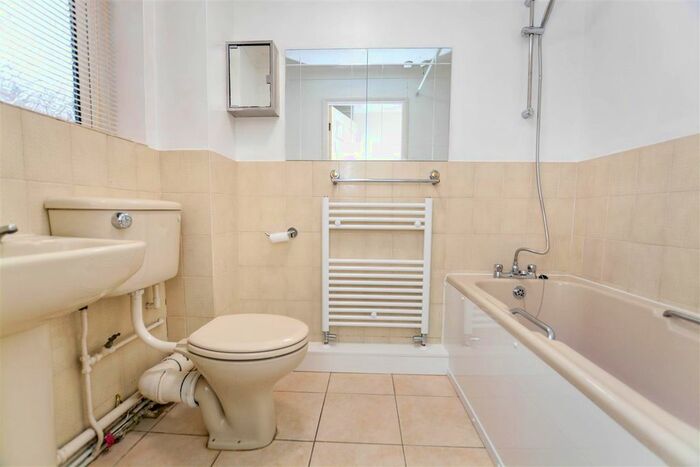 1 Bedroom Flat To Rent In Ashbourne Court, Scunthorpe, DN15