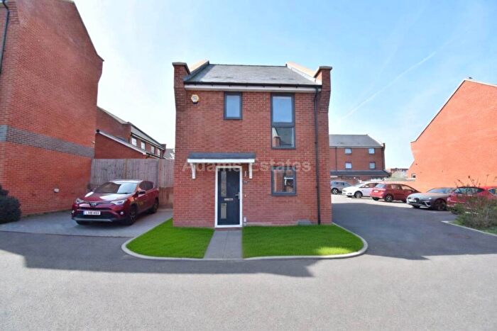 3 Bedroom Detached House For Sale In Nightingale Way, Reading, RG30