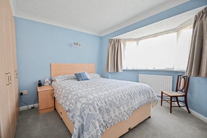 4 Bedroom Detached House For Sale In Broadstone, BH18 - Photo 8