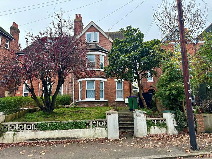 5 Bedroom House To Rent In Beachborough Road, Folkestone, CT19