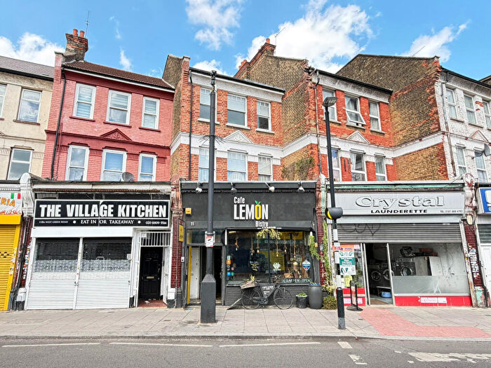 4 Bedroom House Of Multiple Occupation For Sale In First & Second Floor Flat, West Green Road, South Tottenham, London, N15