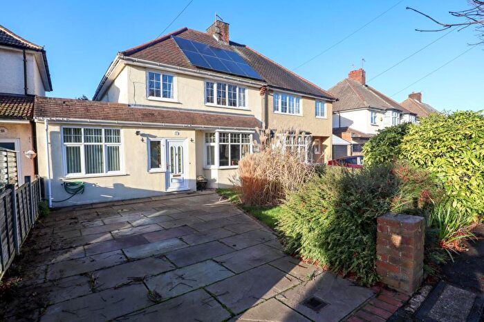 3 Bedroom Semi Detached House For Sale In Windermere Road, Coulsdon, CR5
