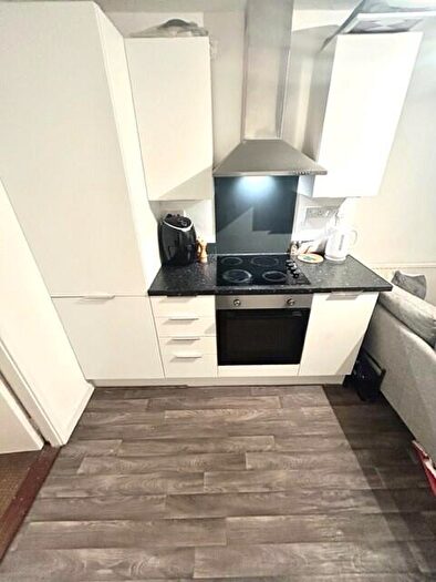 2 Bedroom Apartment To Rent In Woodville Road, Cardiff(City), CF24