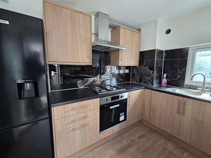 1 Bedroom Flat To Rent In Plumstead High Street, Plumstead, SE18