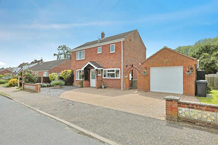3 Bedroom Detached House For Sale In Gregs Close, Mattishall, Dereham, NR20