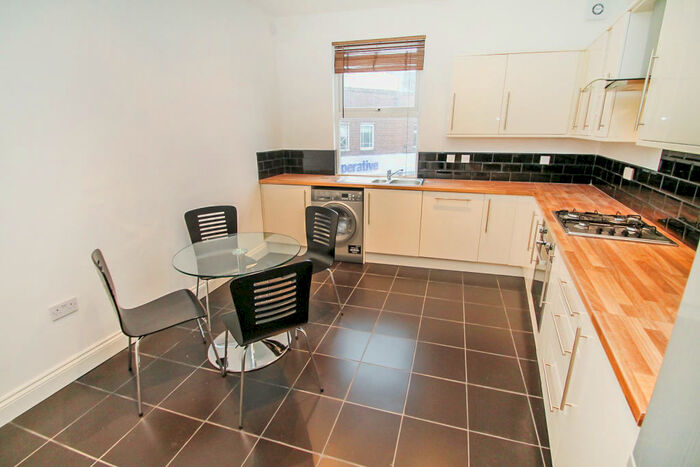 2 Bedroom Terraced House To Rent In Cross Chapel Street, Headingley, Leeds, LS6